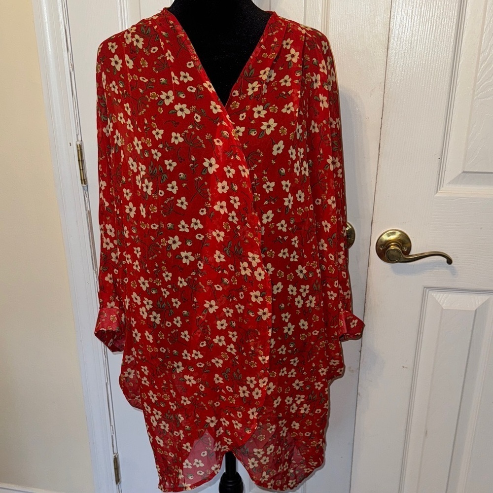 Chic Red Floral Women's Long Sleeve Top